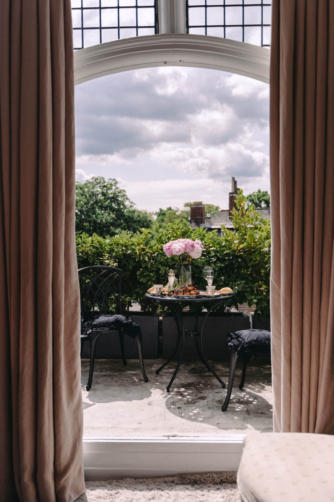 Private villa dining table